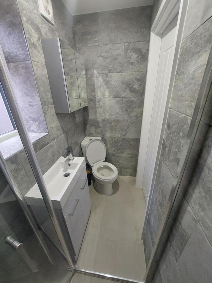 New, Stylish Studio Flat With Private Patio And Free On-Street Parking Check Out At 11Am Bournemouth Buitenkant foto